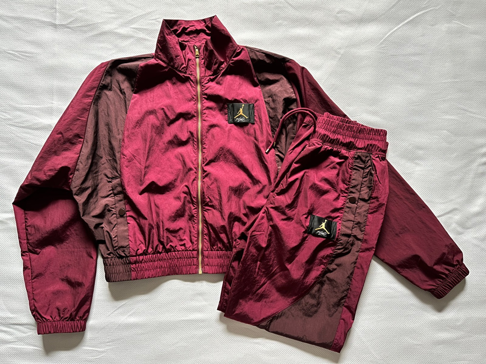 Women's Jordan Woven Flight Windbreaker 2-Piece Set Small Monochromatic Burgundy